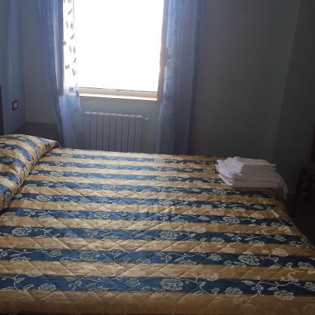 Hotel Il Castello Paola Buitenkant foto