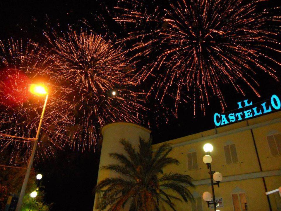 Hotel Il Castello Paola Buitenkant foto